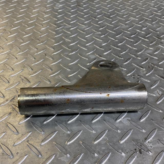 KAWASAKI Z1/KZ900/KZ1000 ライトステー 右 カワサキ