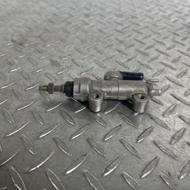 KAWASAKI ZZR400 リアマスターシリンダー 1/2 カワサキ