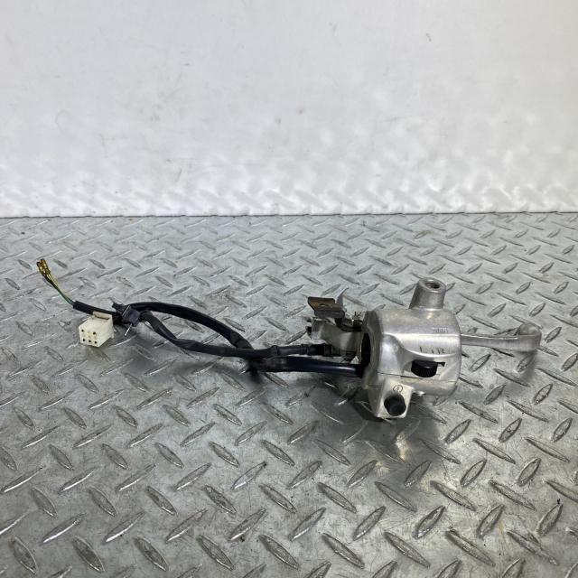 HONDA スーパーカブ110 ハンドルスイッチボックス 右 ホンダ [M-250428-4] 楽天市場】HONDA スーパーカブ110 ハンドルスイッチボックス 右 ホンダ