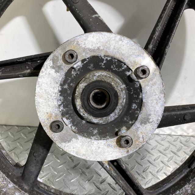 HONDA CB750 RC42 リアホイール ホンダ [M-250430-70] HONDA CB750 RC42 リアホイール ホンダ