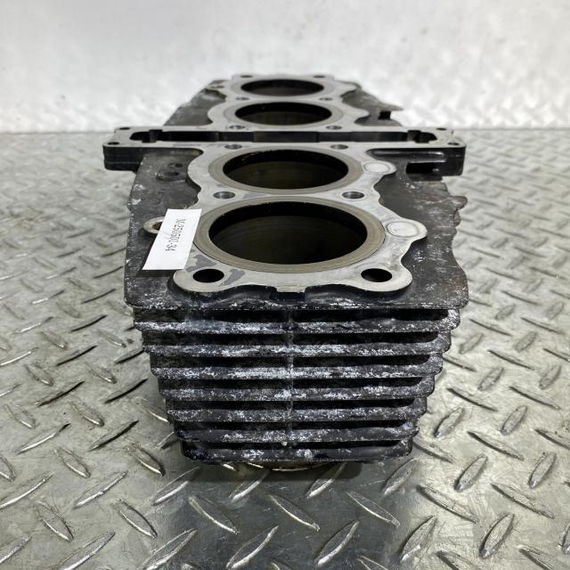 HONDA CB750 RC42 シリンダー ホンダ [M-250501-34] HONDA CB750 RC42 シリンダー ホンダ