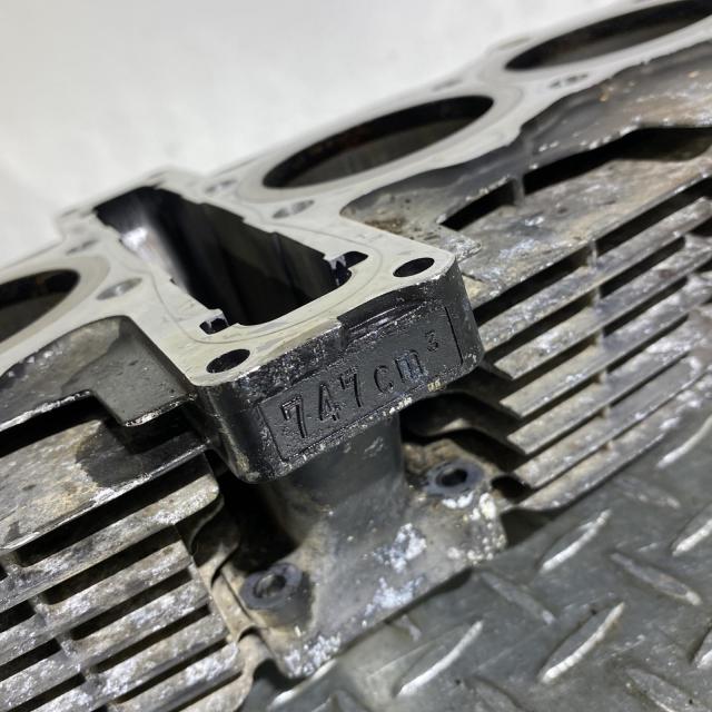 HONDA CB750 RC42 シリンダー ホンダ [M-250501-34] HONDA CB750 RC42 シリンダー ホンダ