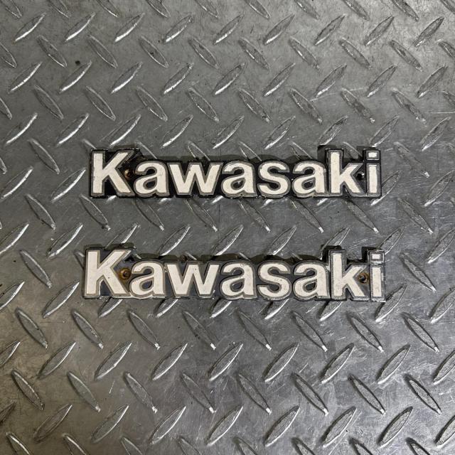 KAWASAKI Z400FX/Z400J/Z550FX タンクエンブレム カワサキ [M-250513-69] カワサキ（Kawasaki） 送料無料 KA-1412 カワサキ純正 Z400FX/Z550FX
