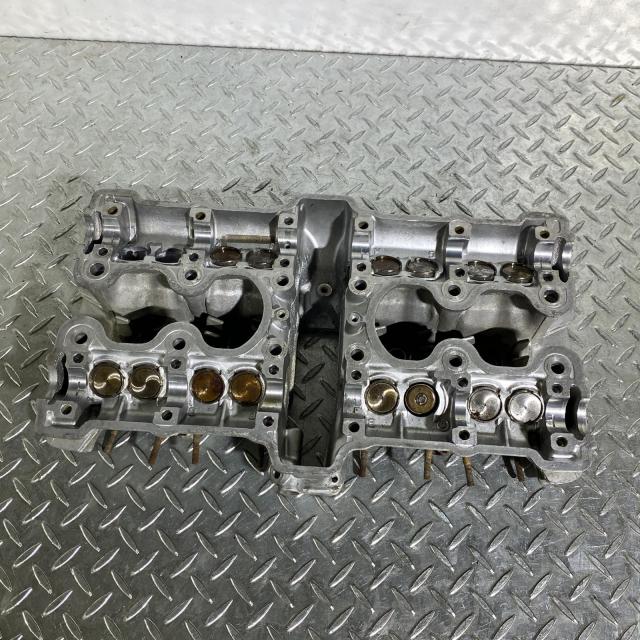 HONDA CB750F シリンダーヘッド ホンダ [M-250512-56] HONDA CB750F シリンダーヘッド ホンダ