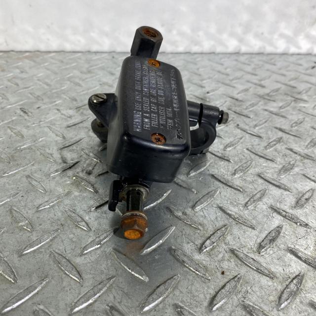 HONDA CB400SF フロントマスターシリンダー ホンダ [M-250423-6] HONDA CB400SF VTEC フロントマスターシリンダー ホンダ
