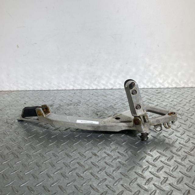 HONDA ホーネット250 ステッププレート 右 ホンダ [M-250516-68] HONDA ホーネット250 ステッププレート 右 ホンダ