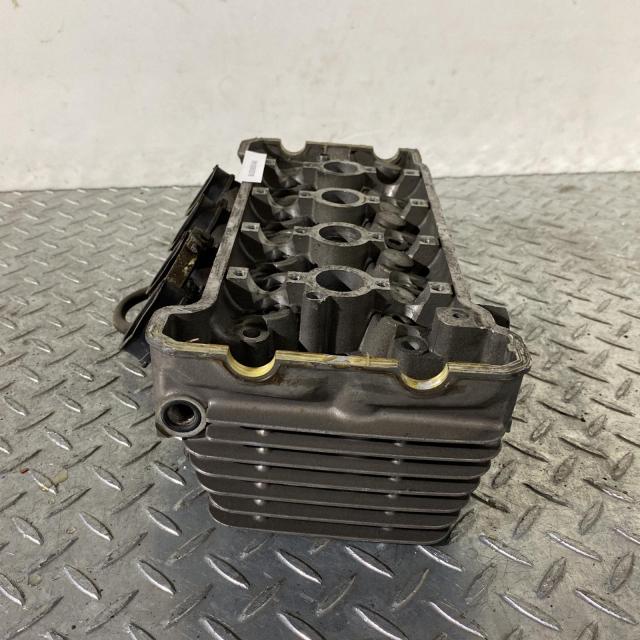 バリオス　エンジンシリンダーヘッド バリオスエンジンシリンダーヘッド