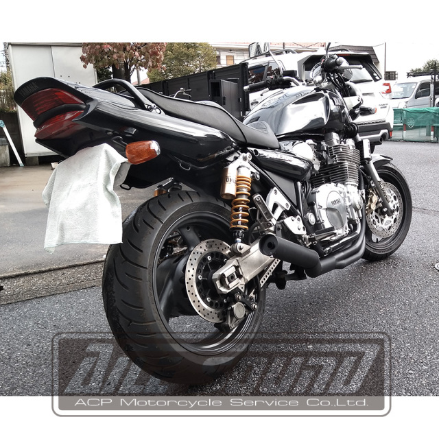 シートXJR1300(RP01)用ワンオフ品(GT380風チョビ3段シート) 少く