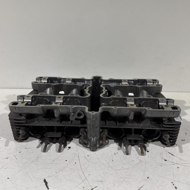KAWASAKI ゼファー400 シリンダーヘッド カワサキ