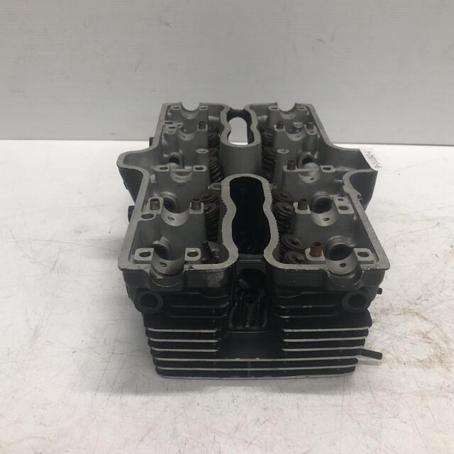 HONDA CBX400F シリンダーヘッド ホンダ