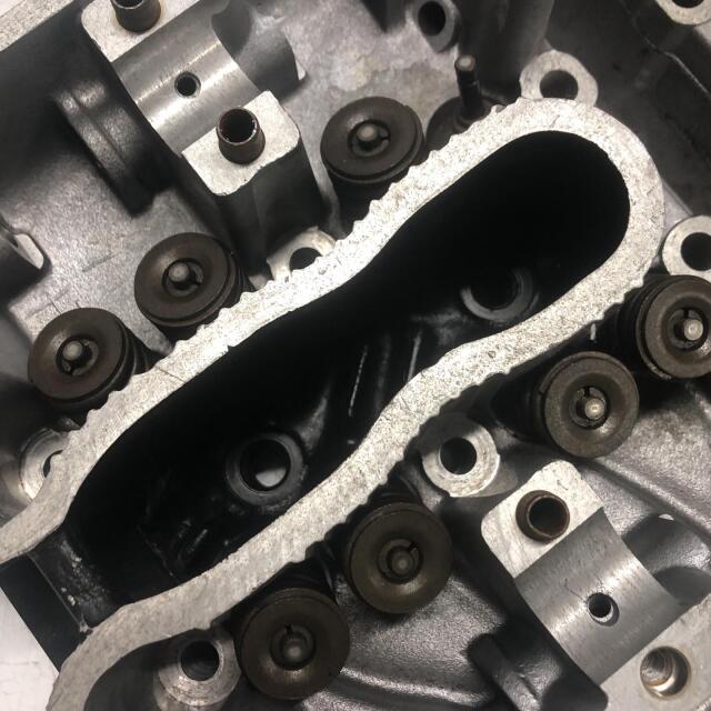 HONDA CBX400F シリンダーヘッド ホンダ