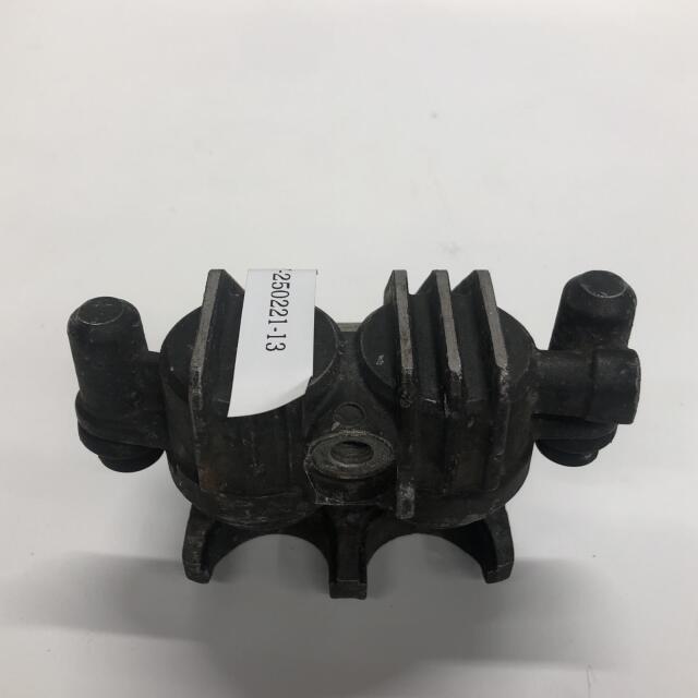 HONDA CBX400F フロント　キャリパー ホンダ [Y-250228-4] HONDA CBX400F フロントキャリパー ホンダ
