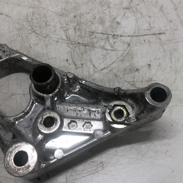 HONDA CBX400F　CBX550F ステッププレート右 ホンダ [Y-250331-28] HONDA CBX400F CBX550F ステッププレート右 ホンダ