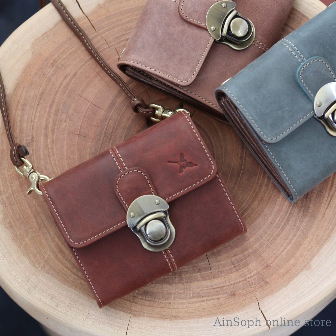 【HPレザー】Ain Soph(アインソフ)差し込み錠のクラシカルショートウォレット ショルダー ｜DA1654-HP