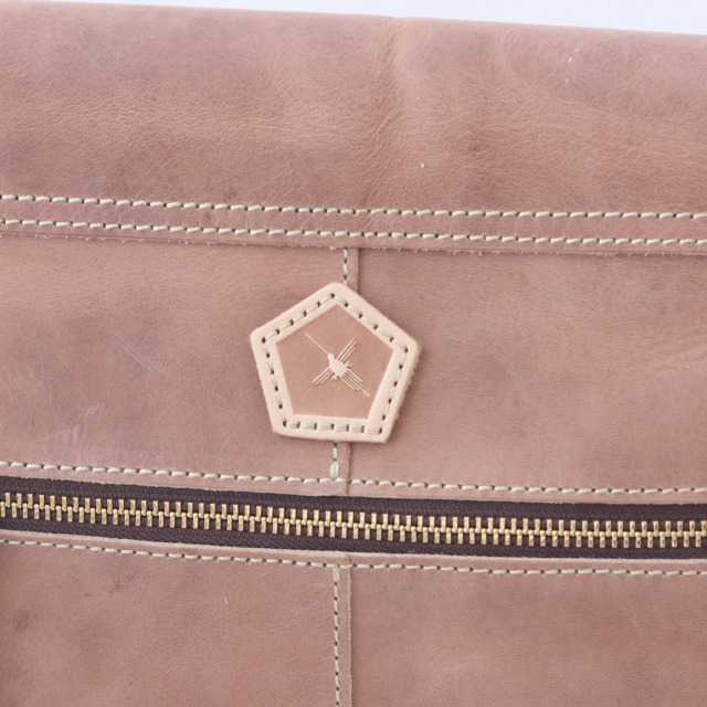 ASE1639-HP/Ain Soph (アインソフ)切りっぱなし　横型ショルダーバッグ　日本製