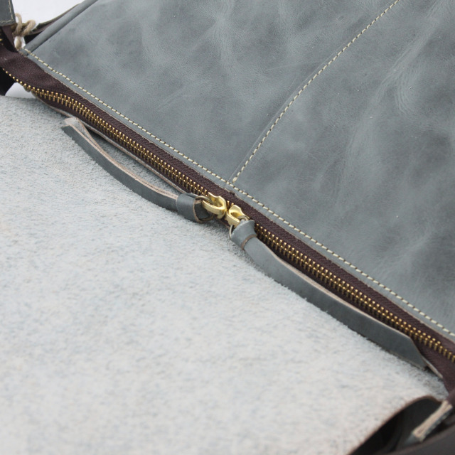 ASE1639-HP/Ain Soph (アインソフ)切りっぱなし　横型ショルダーバッグ　日本製