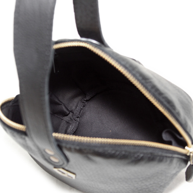 Ain Soph セカンドレーベル】ブラックシリーズ 撥水レザーまんまる