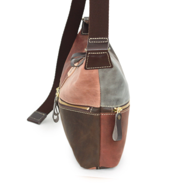 美品★Ain Soph アインソフ オールレザー ショルダーバッグ ブラウン Ain Soph アインソフ オールレザー ショルダーバッグ キャメル