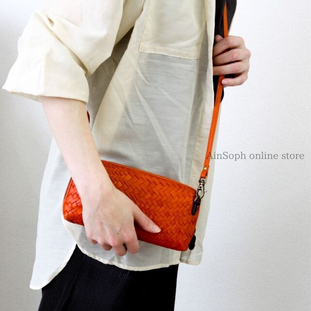 値下げ！Ain Soph 革　お財布ポシェット　斜めがけ　新品 お財布ポシェット