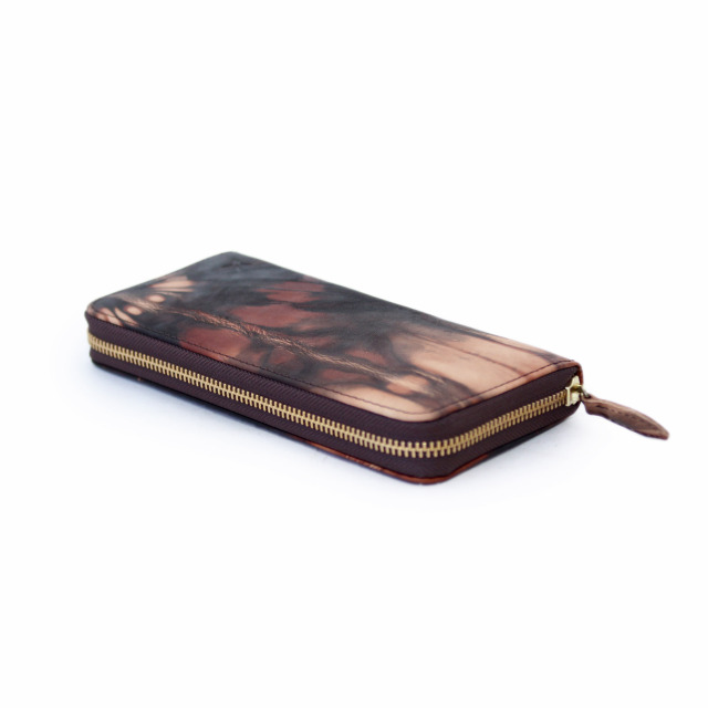 DA1180-AMD/Ain Soph (アインソフ)奄美泥染めラウンドファスナー長財布