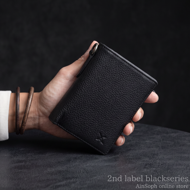 【Ain Soph セカンドレーベル】ブラックシリーズ 撥水レザー ミドル折財布 | DA1425-WSK