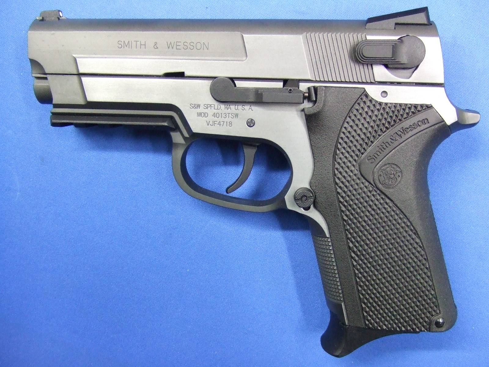 S&W Ｍ4013 TSW カーボンブラック HW   |   ウエスタンアームズ