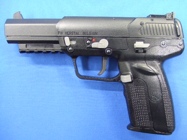 FN Five-seveN 6mmBB CO2 ブラック | マルシン
