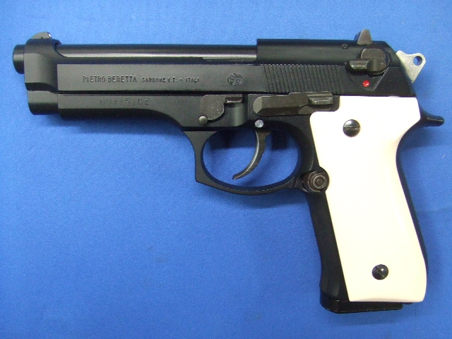 ベレッタM92FS　DXバージョン　アイボリーグリップ