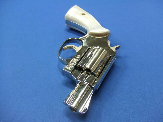 S&W M36 Chiefs Special 2inch スクエアバット “Travis” モデル 