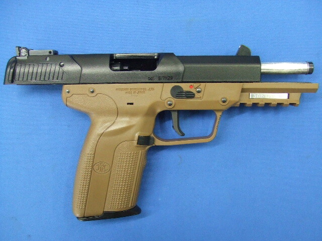 FN Five-seveN 6mmBB CO2 フラットダークアース | マルシン