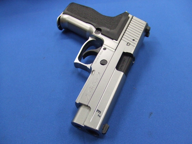 SIG SAUER P226 E2 ステンレスモデル  |  東京マルイ