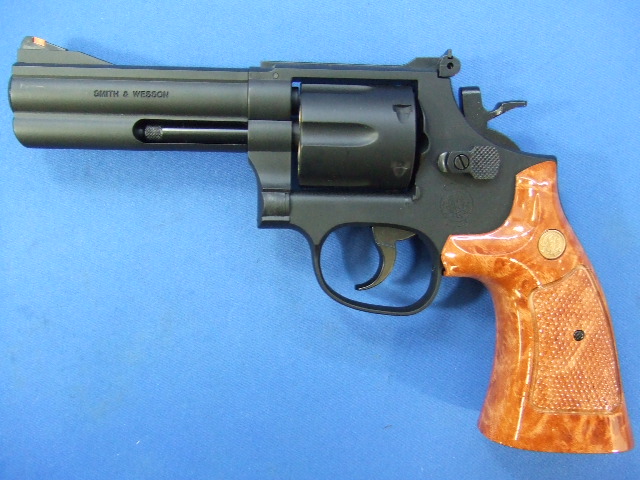 S&W M586　4インチ | クラウン
