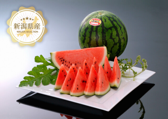 新潟青果市場「愛菜園倶楽部」｜新潟県 魚沼産 大玉西瓜【八色西瓜