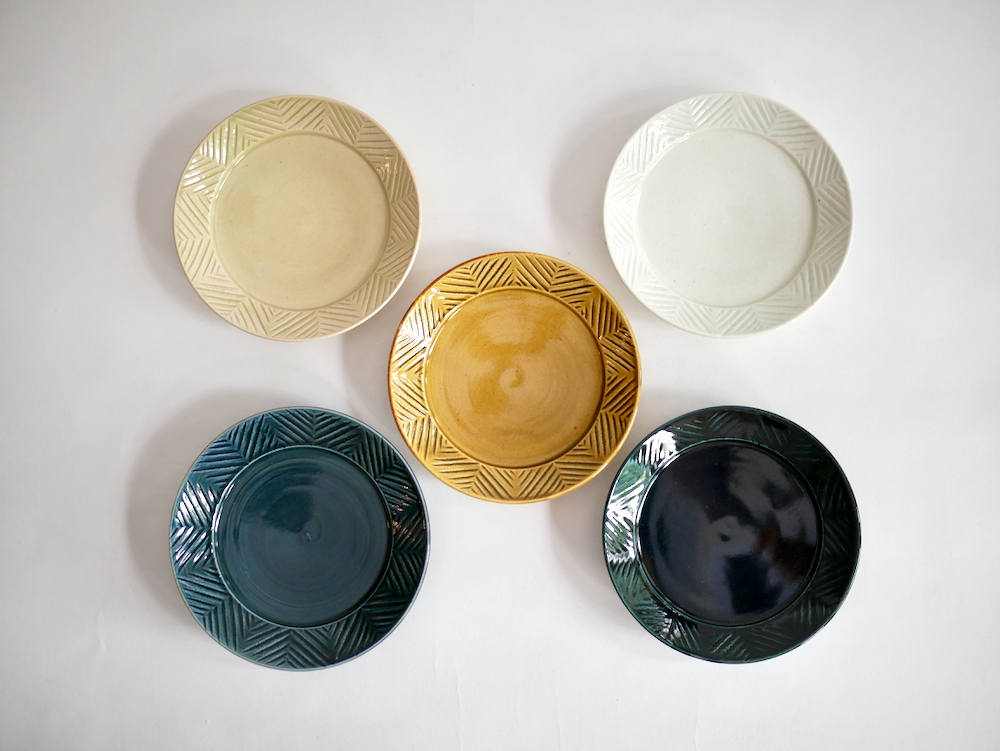 阿部春弥　しのぎ矢羽根5寸皿