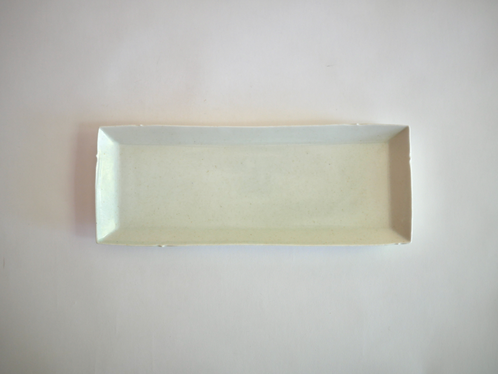 阿部春弥　白磁稜花長方皿