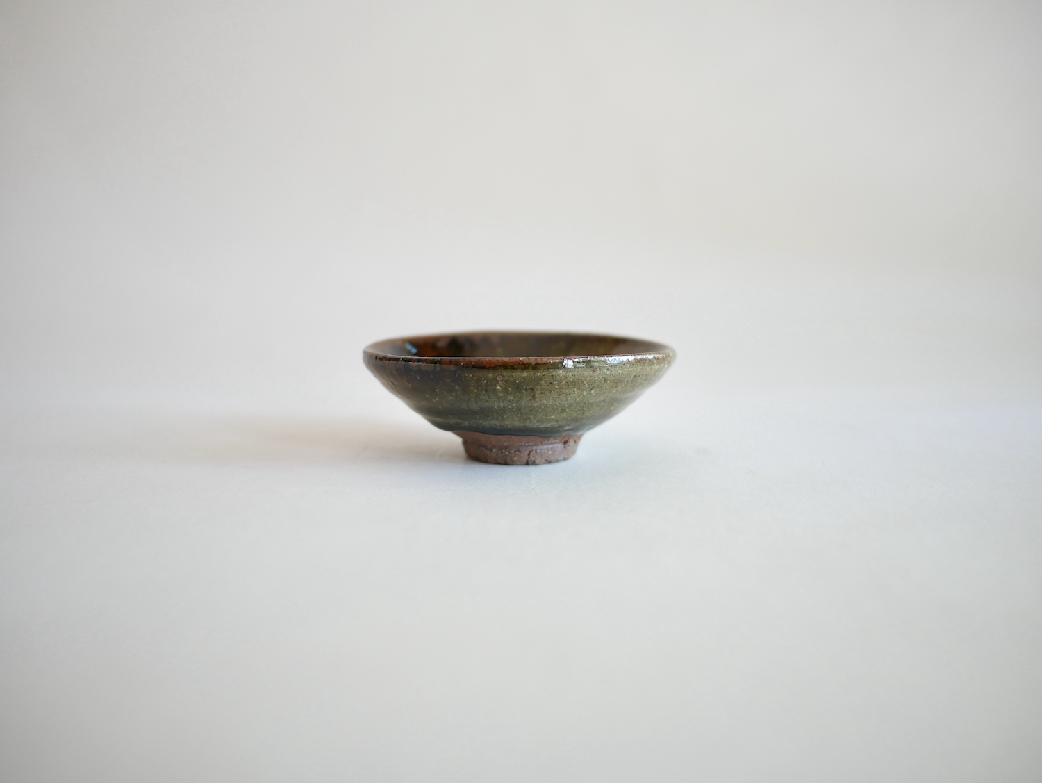 平岡仁　灰釉酒盃