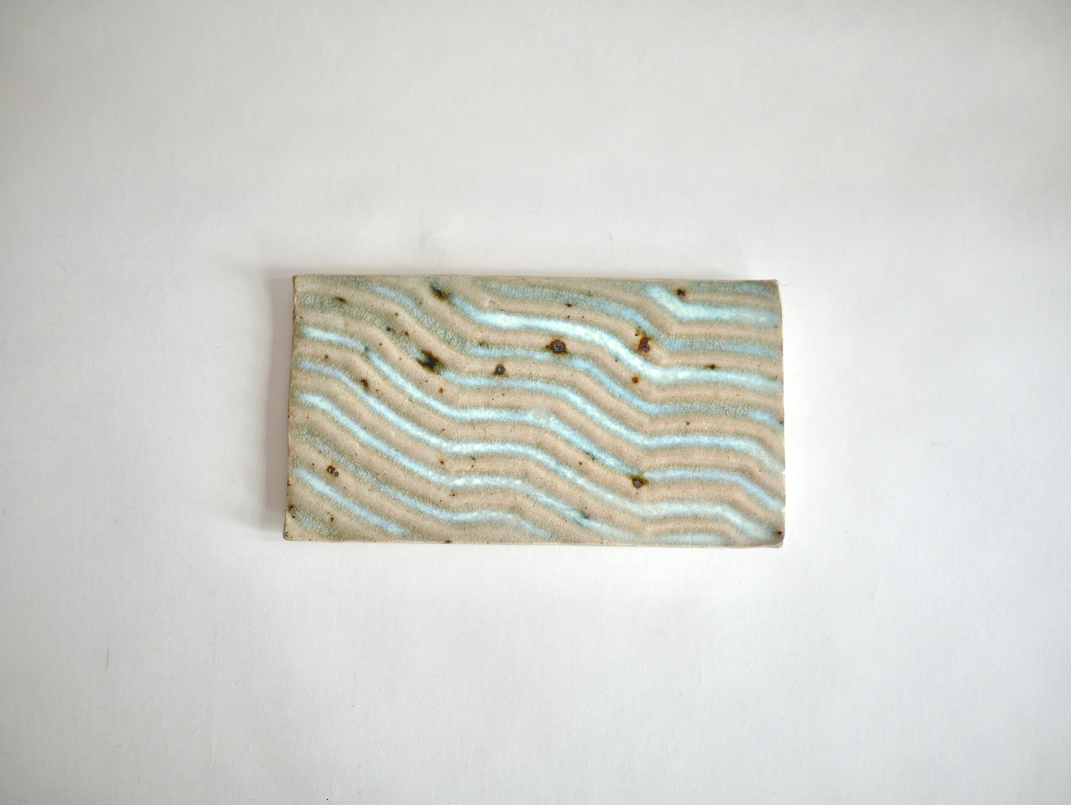 平岡仁　灰釉波紋長方皿M