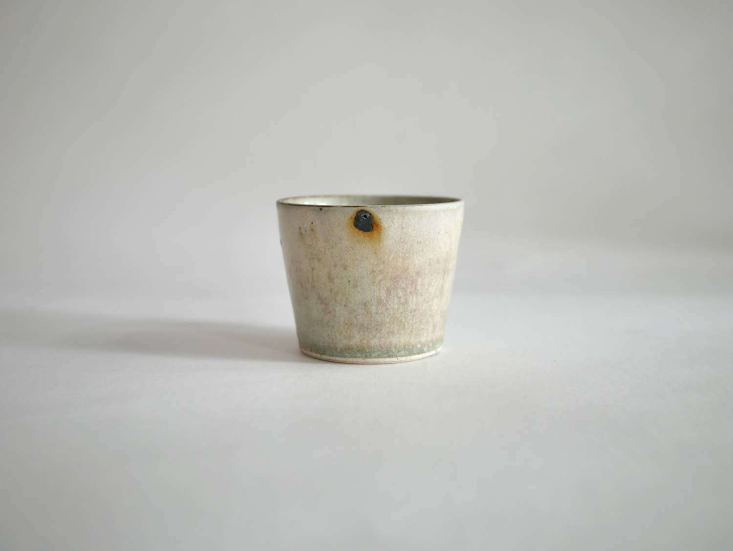北岡幸士　そば猪口カップL 灰粉引