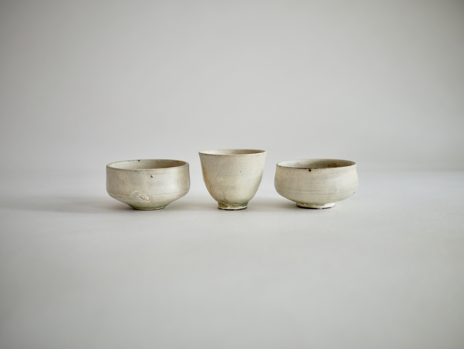 北岡幸士　ぐい呑 灰粉引