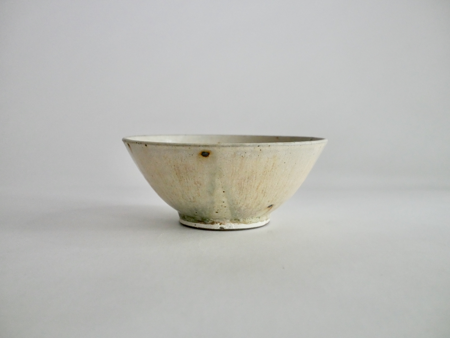 北岡幸士　どんぶり 灰粉引