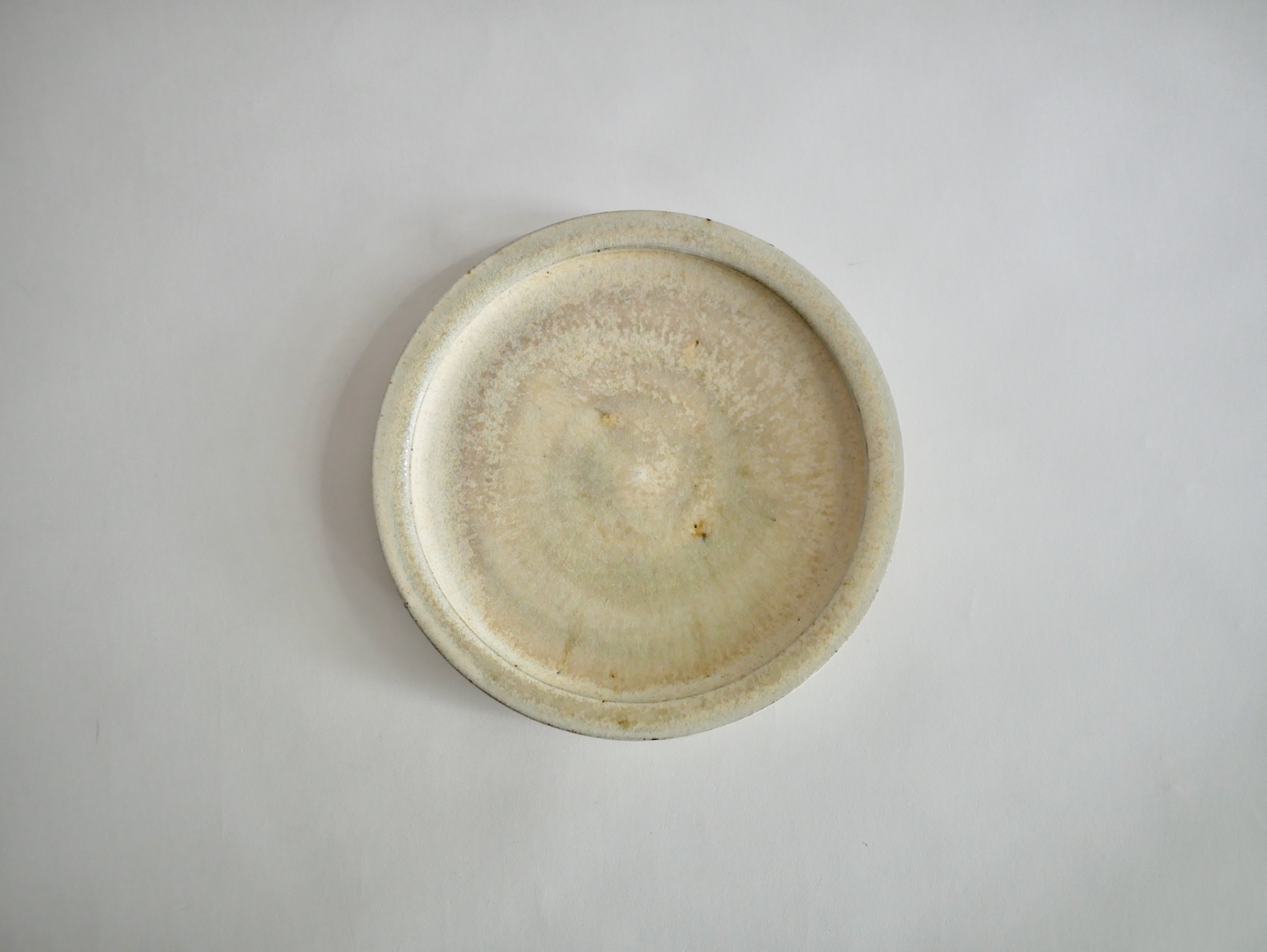 北岡幸士　7寸リムプレート 灰粉引