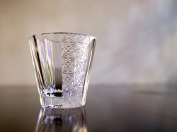 三代目秀石 堀口徹　グラス 喜久繋