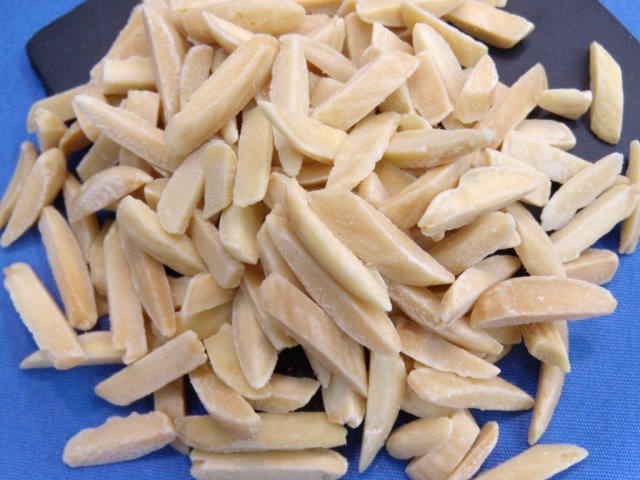 アーモンド4セット アーモンドスリーバード［ロースト加工］(500g)渋皮無し、カりッと