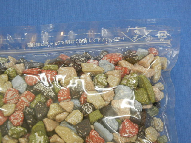 月の小石チョコレート(どっさり1kg)そっくり砂利チョコ、人気のストーンチョコ♪ 月の小石チョコ1kgパックはチャック付きフィルム