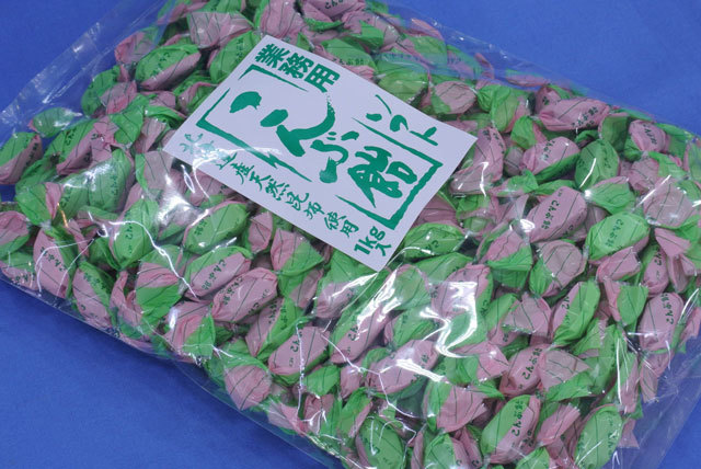 ソフト昆布飴1kg入りのたっぷり袋｜やわらかこんぶ入り飴の販売(通販