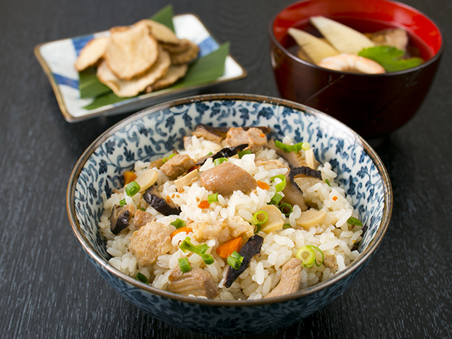 簡単調理で深い旨み！　比内地鶏屋の鶏めし（2合用)