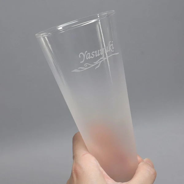 ギフトにおすすめの、オリジナル彫刻入りビールグラス