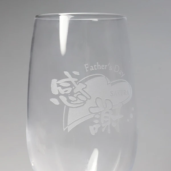 ギフトにおすすめの、オリジナル彫刻入りビアグラス