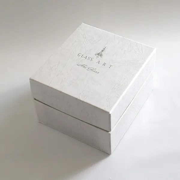 ギフトにおすすめの、オリジナル彫刻入りロックグラス
