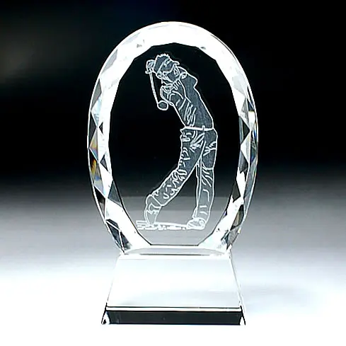 オリジナル彫刻入りのトロフィー